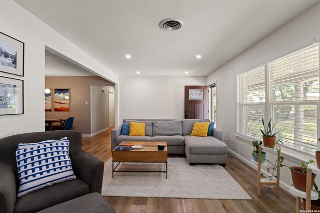 8002 Briargate, San Antonio, TX 78230