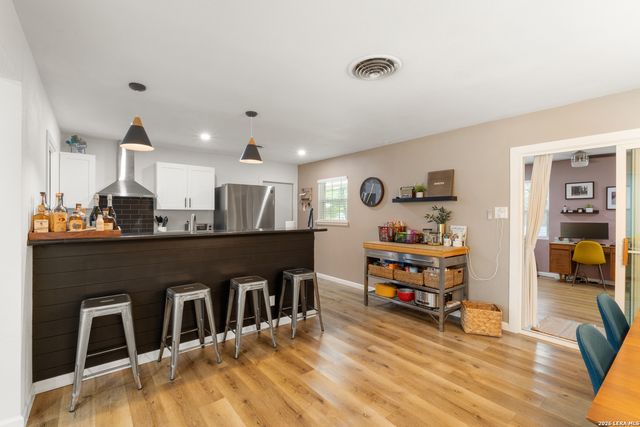 8002 Briargate, San Antonio, TX 78230