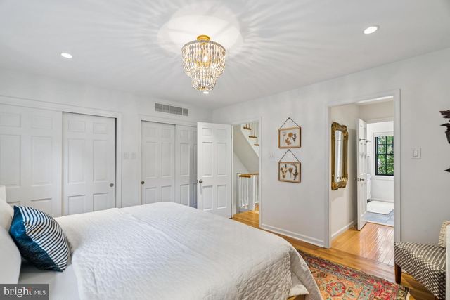 1110 WAVERLY ST, Philadelphia, PA 19147