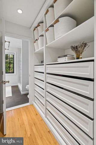 1110 WAVERLY ST, Philadelphia, PA 19147