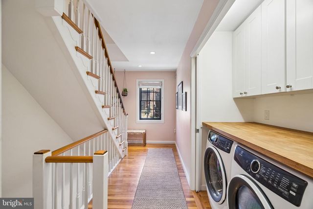 1110 WAVERLY ST, Philadelphia, PA 19147