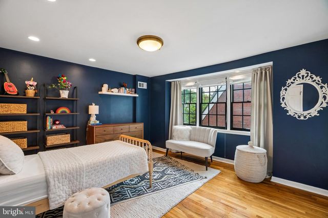 1110 WAVERLY ST, Philadelphia, PA 19147