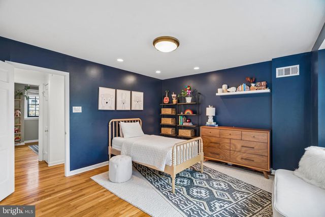 1110 WAVERLY ST, Philadelphia, PA 19147