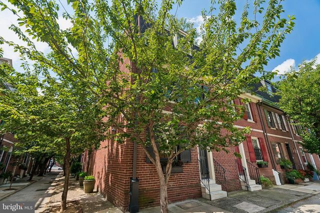 1110 WAVERLY ST, Philadelphia, PA 19147