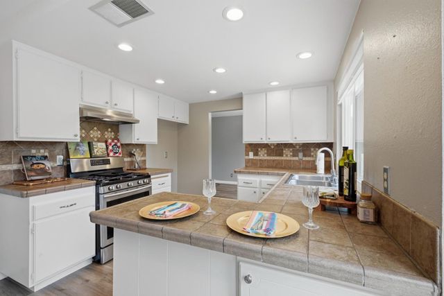 8008 Mesa Oak Way, Citrus Heights, CA 95610