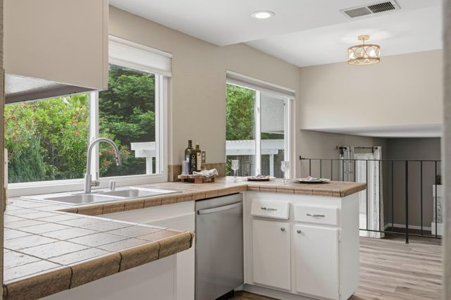 8008 Mesa Oak Way, Citrus Heights, CA 95610