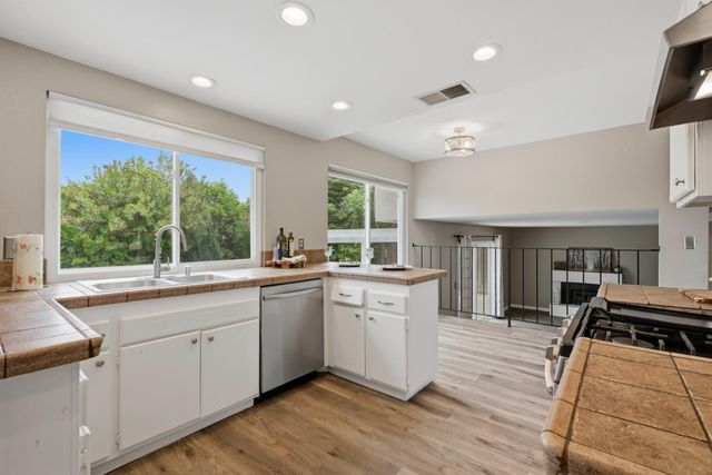 8008 Mesa Oak Way, Citrus Heights, CA 95610