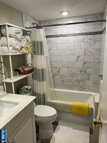 1055 River Road 501, Edgewater, NJ 07020