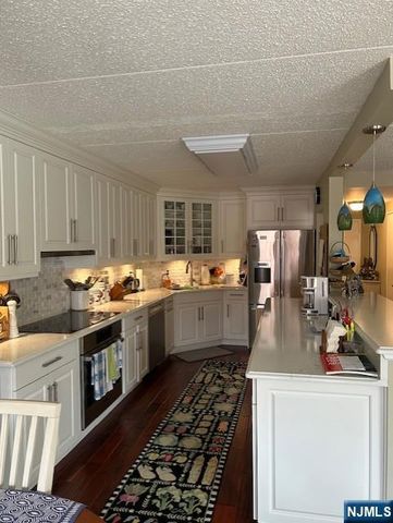 1055 River Road 501, Edgewater, NJ 07020