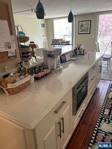 1055 River Road 501, Edgewater, NJ 07020