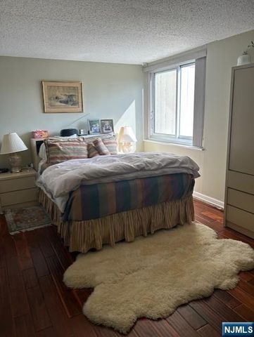 1055 River Road 501, Edgewater, NJ 07020