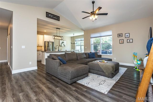 7987 Matterhorn Canyon Road, Caseyville, IL 62232