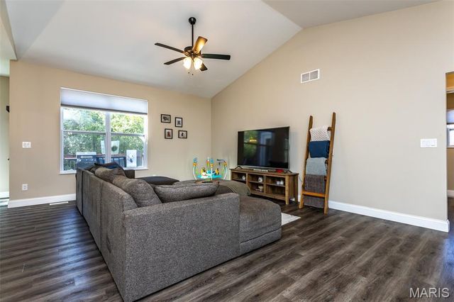 7987 Matterhorn Canyon Road, Caseyville, IL 62232