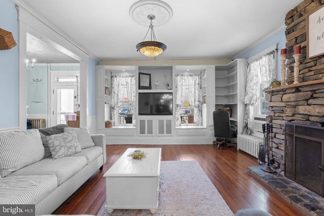 1916 HANOVER PIKE, Hampstead, MD 21074