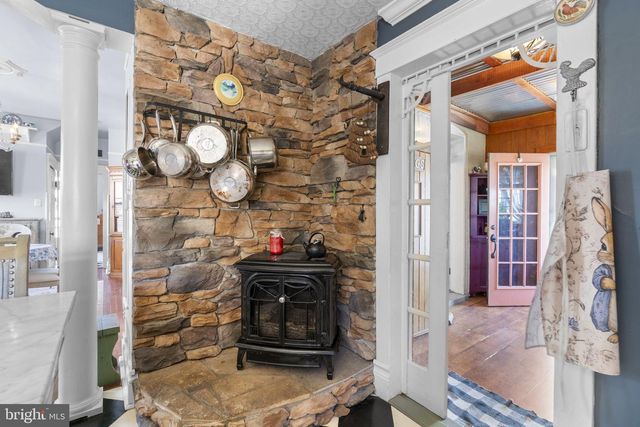 1916 HANOVER PIKE, Hampstead, MD 21074