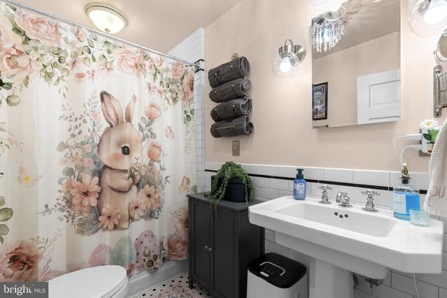 1916 HANOVER PIKE, Hampstead, MD 21074