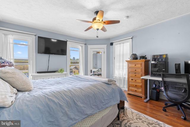 1916 HANOVER PIKE, Hampstead, MD 21074