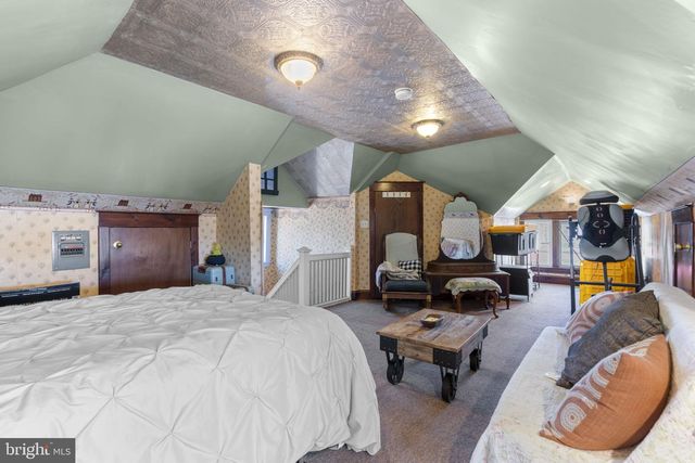 1916 HANOVER PIKE, Hampstead, MD 21074