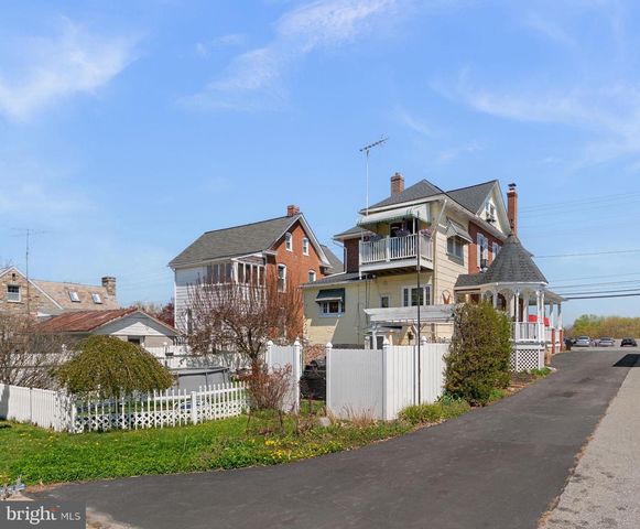 1916 HANOVER PIKE, Hampstead, MD 21074