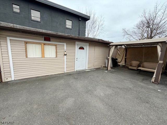 24 Hollywood Ave, Hillside Twp., NJ 07205