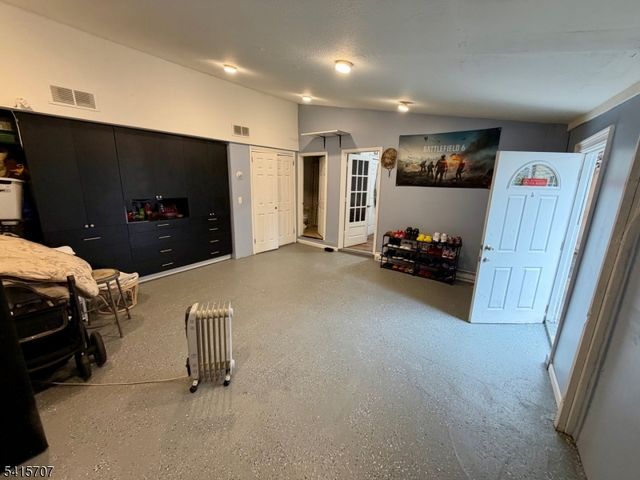 24 Hollywood Ave, Hillside Twp., NJ 07205
