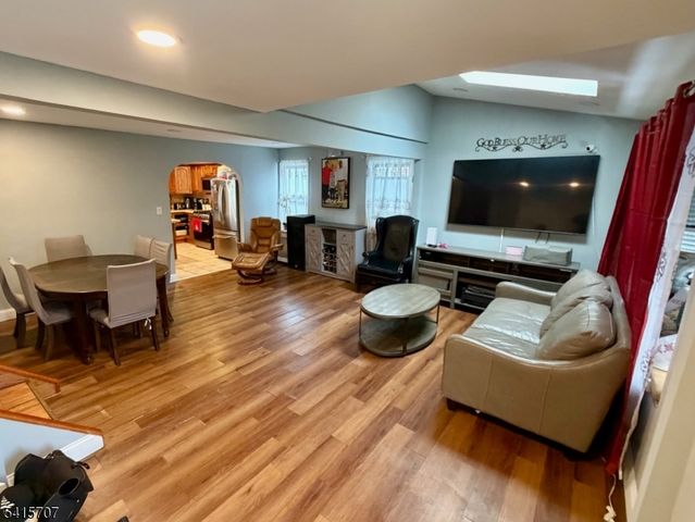 24 Hollywood Ave, Hillside Twp., NJ 07205