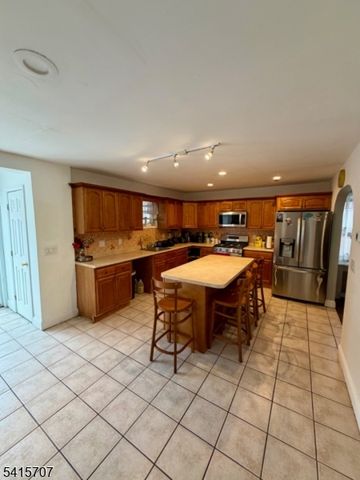 24 Hollywood Ave, Hillside Twp., NJ 07205