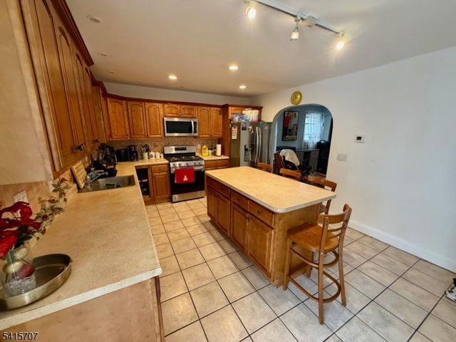 24 Hollywood Ave, Hillside Twp., NJ 07205