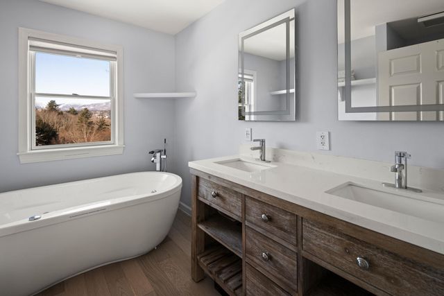 95 Winterbird Ridge Road, Stowe, VT 05672