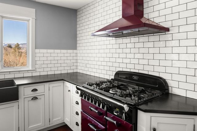 95 Winterbird Ridge Road, Stowe, VT 05672