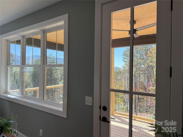 31 Hillcrest Road, Black Mountain, NC 28711