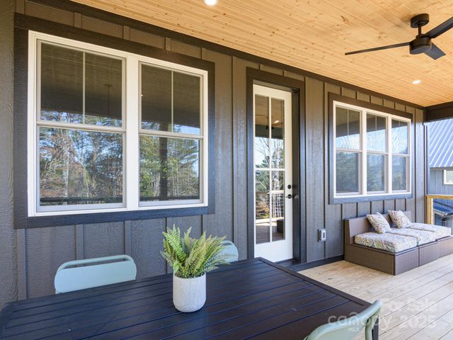 31 Hillcrest Road, Black Mountain, NC 28711