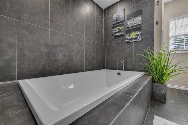 710 S Spears Street, Alvarado, TX 76009
