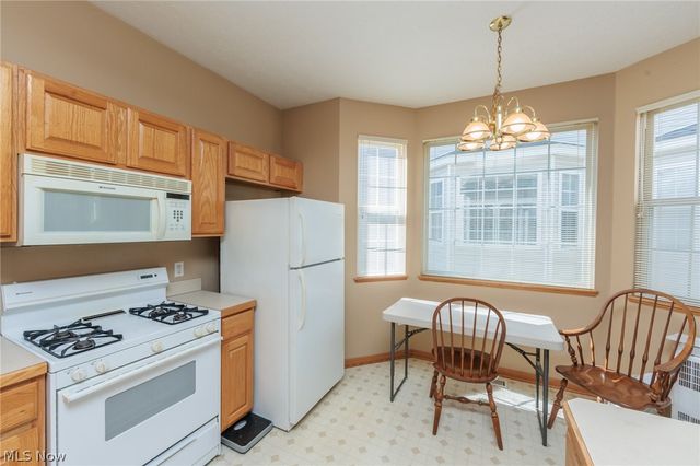 18608 Southporte Drive, Strongsville, OH 44136