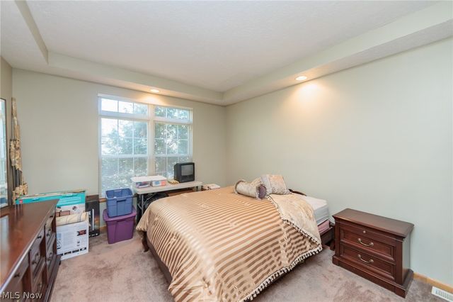 18608 Southporte Drive, Strongsville, OH 44136