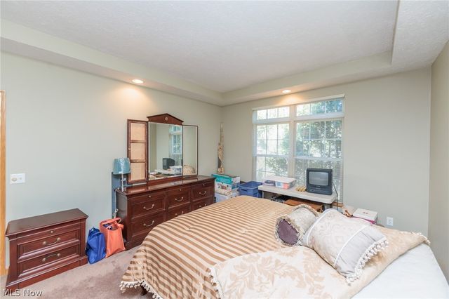 18608 Southporte Drive, Strongsville, OH 44136