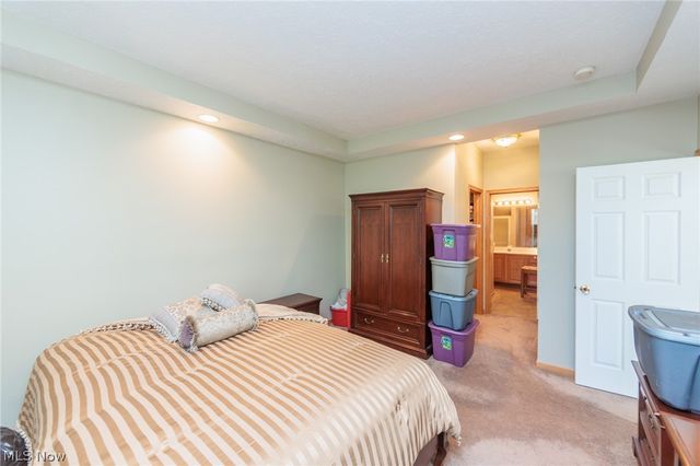 18608 Southporte Drive, Strongsville, OH 44136