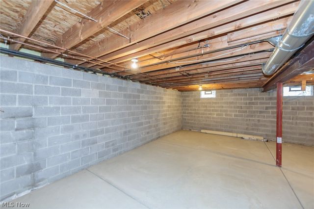 18608 Southporte Drive, Strongsville, OH 44136