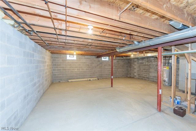 18608 Southporte Drive, Strongsville, OH 44136