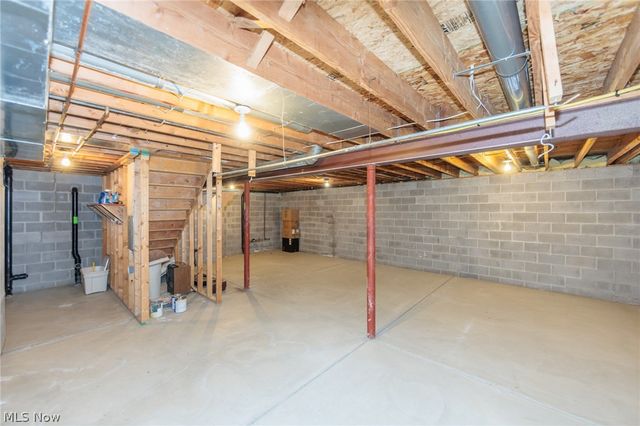 18608 Southporte Drive, Strongsville, OH 44136