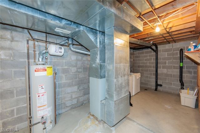 18608 Southporte Drive, Strongsville, OH 44136