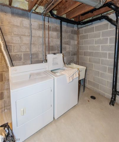 18608 Southporte Drive, Strongsville, OH 44136