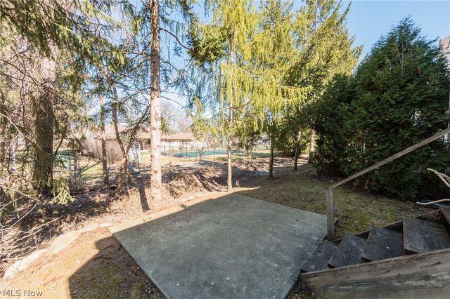 18608 Southporte Drive, Strongsville, OH 44136