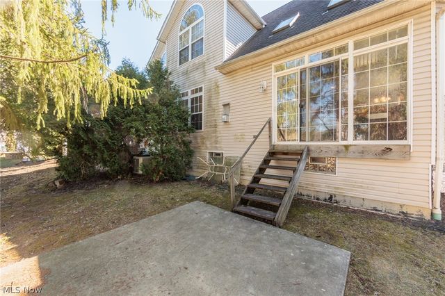 18608 Southporte Drive, Strongsville, OH 44136