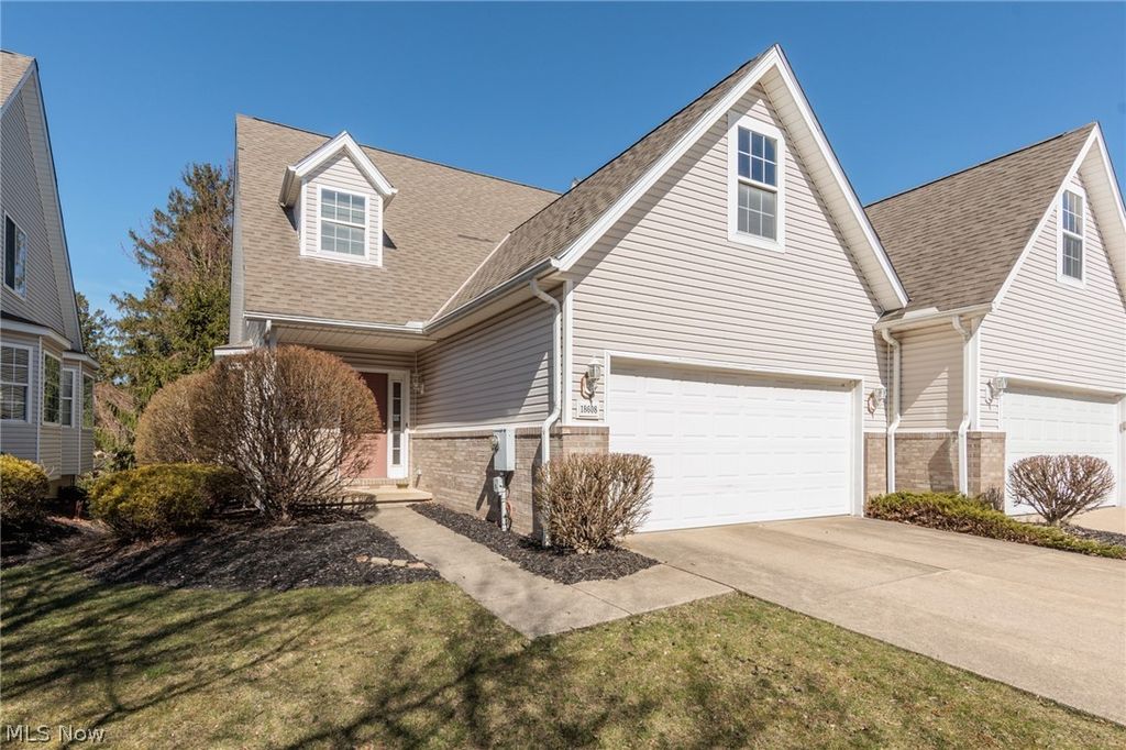 18608 Southporte Drive, Strongsville, OH 44136