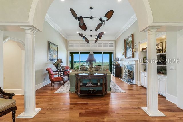 4 Hartford Pl, Hilton Head Island, SC 29928