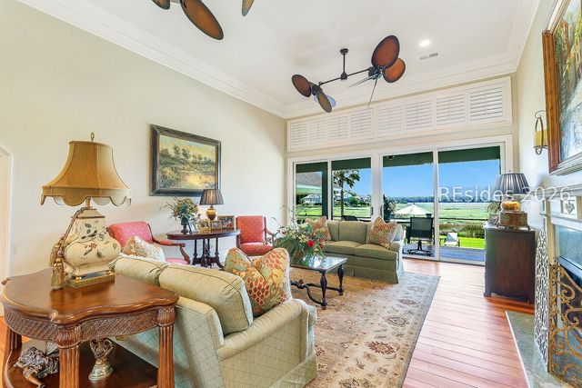 4 Hartford Pl, Hilton Head Island, SC 29928