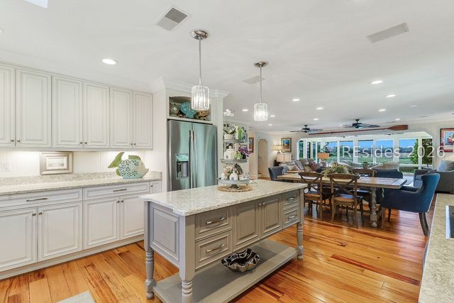 4 Hartford Pl, Hilton Head Island, SC 29928