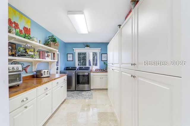 4 Hartford Pl, Hilton Head Island, SC 29928