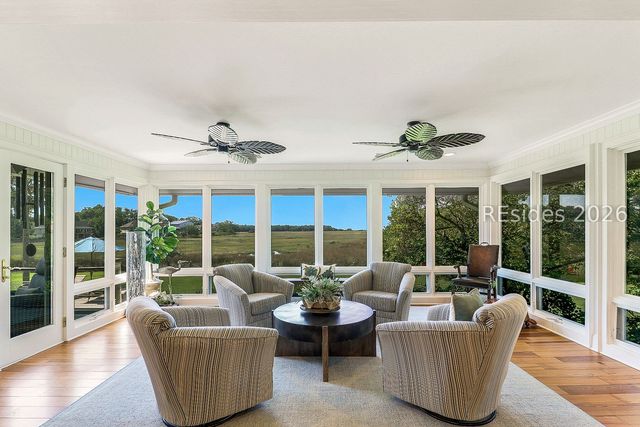 4 Hartford Pl, Hilton Head Island, SC 29928